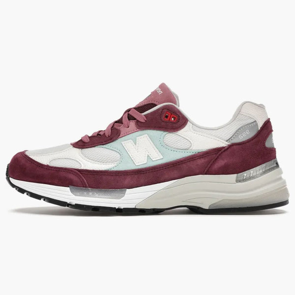 New Balance 992 Kith Kithmas Burgundsko White