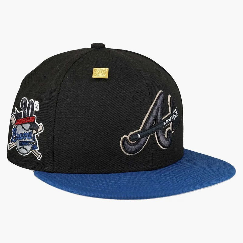 New Era Atlanta Braves Capsule Czarny piątek 30. sezon 59 Fifty Fitted ma czarny/szary