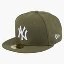 New era New York Yankees 59fifty Fitted has Olive/White