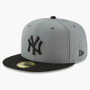 New era New York Yankees Fitted 59fifty Fitted has Dark Gray/Black