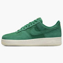 Nike Air Force 1 Low '07 Lv8 Malachite Pale Ivory Metallic Gold
