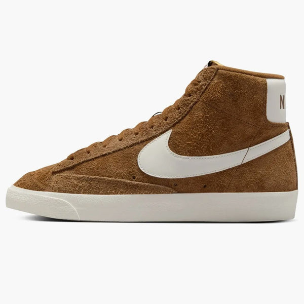 Nike Blazer Mid '77 Premium Light British Tan Hyper Crimson Sail