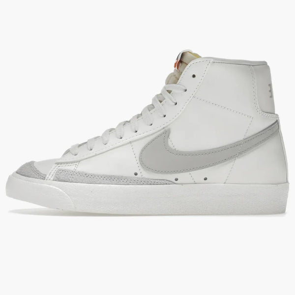 Nike Blazer Mid 77 Vintage Sail Light Bone (women's)