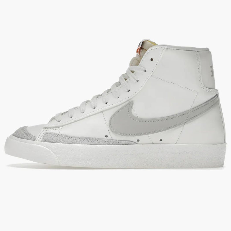 Nike Blazer Mid 77 Vintage Sail Light Bone (women's)