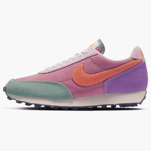 Nike Daybreak Corduroy Desert Berry (women's)