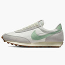 Nike Daybreak Se Enamel Green (women's)