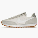 Nike Daybreak Pale Ivory Light Smoke Grey (women's)