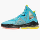 Nike Lebron 19 Christmas