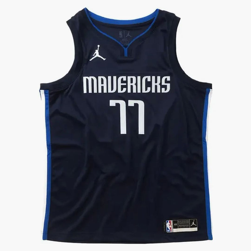Nike Nba Luka Dončić Mavericks Statement Swingman Jersey Black/navy Blue/white
