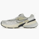 Nike V2k Run White Midnight Navy (women's)