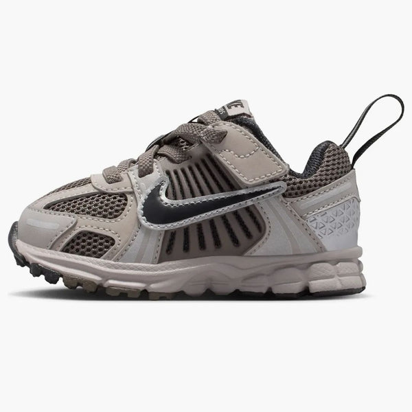 Nike Vomero 5 College Grey Cave Stone Metallic Silver Black (td)