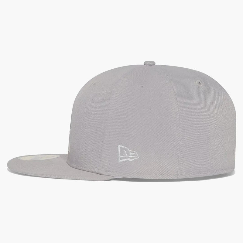 Ovo nová Era Family Owl 59fifty má šedou