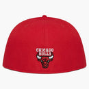 Ovo X NBA Bulls New Era 59fifty Fitted has red