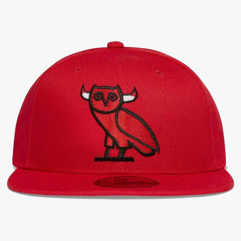 Ovo X NBA Bulls New Era 59fifty Fitted has red