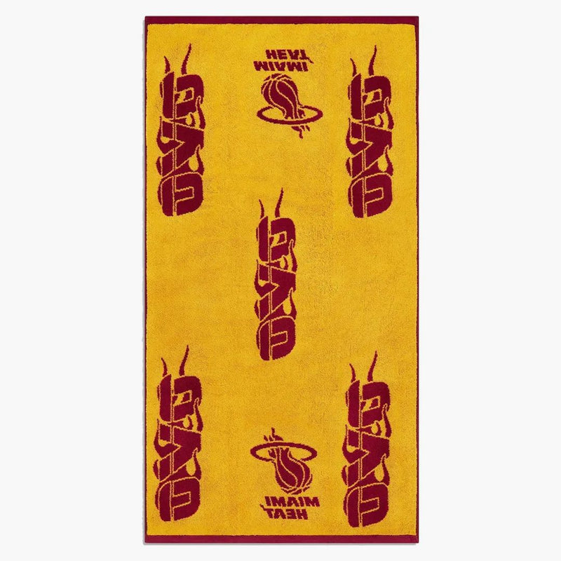 Ovo x NBA Heat Sideline Ručník červená