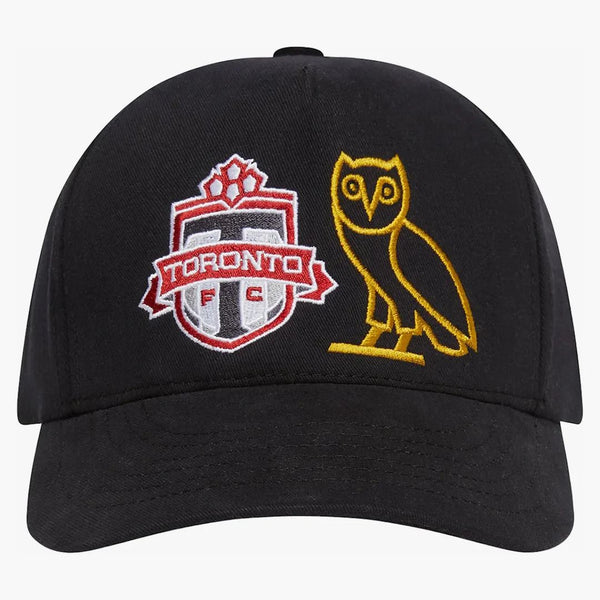 Logo Ovo X Toronto FC má černou