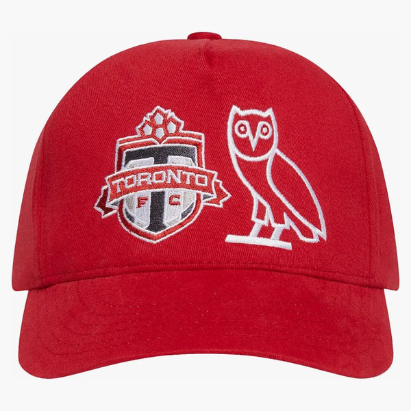 Logo Ovo X Toronto FC má červené