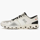 Al ejecutar Cloud X 3 Ivory Black