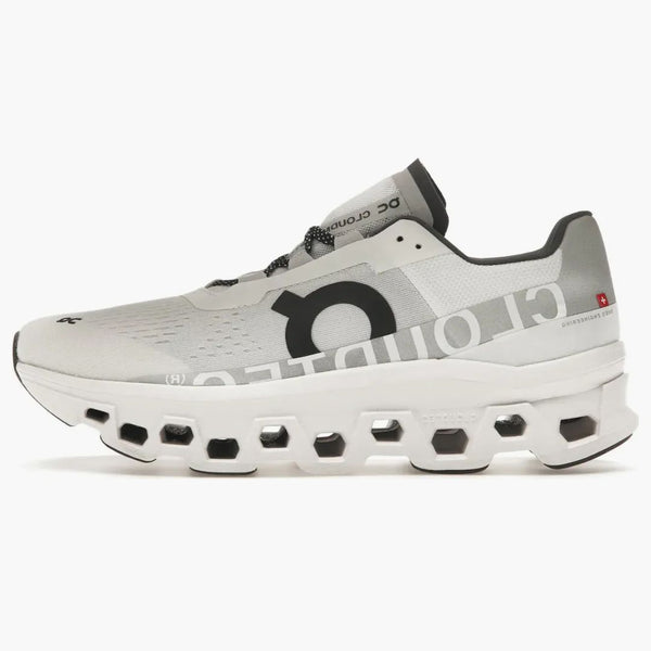 Na uruchamianiu CloudMonster All White