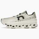 Al ejecutar CloudMonster Undyed White (femenino)