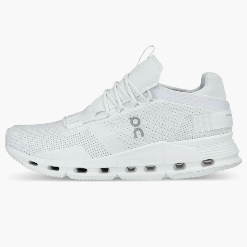 På att köra Cloudnova All White (Women's)
