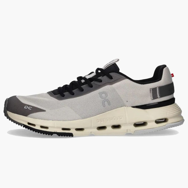 På att köra Cloudnova Form 2 Pearl Black