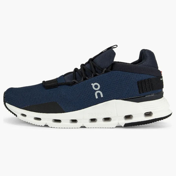 På att köra Cloudnova Navy White