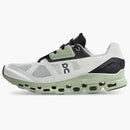 On running Cloudstratus White Black Sage