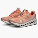 Al ejecutar Cloudsurfer Flame White (femenino)