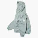 Pałac z kapturem z kapturem pochmurna