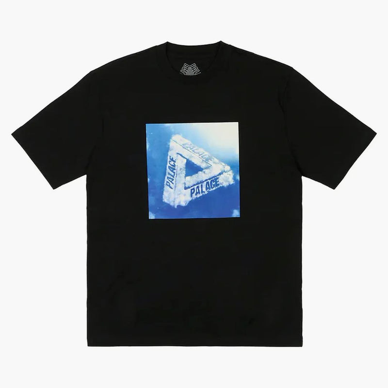 Palacio bajo la camiseta del clima Negro