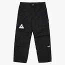 Palace zamyka się na dnie czarne