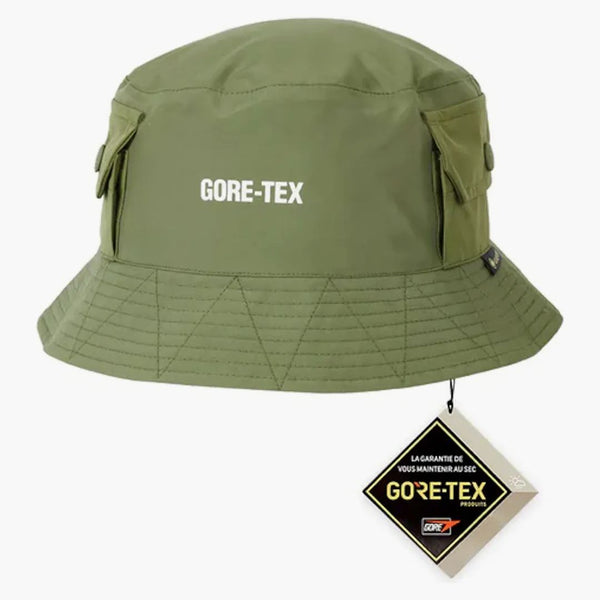 Palace x Engineereed Grounds Explorer Bucket ma oliwkę