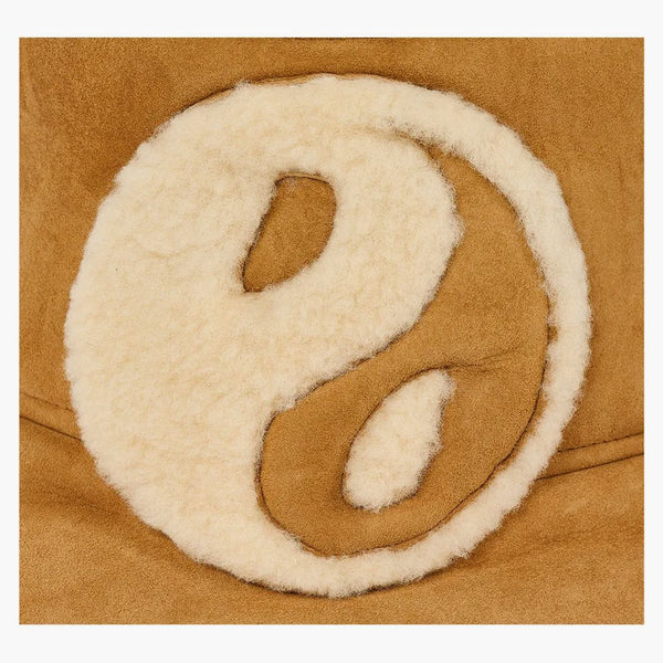 Palace x Ugg Shearling Badła ma kasztan