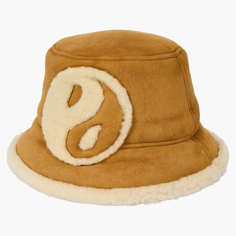 Palace x Ugg Shearling Badła ma kasztan