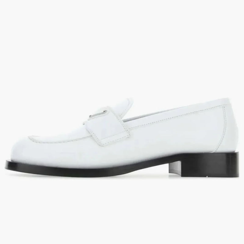 PRADA LOGO PLIGAQUE BRESTERA LOAFERS VIT LÄDER