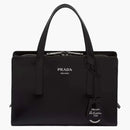 Prada Reedition 1995 Mini-Leather Mini torebka czarna