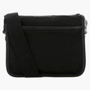 Prada renylon axelväska svart