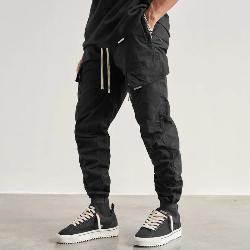 Represent Military Pant V2 Jet Black Model Seitenansicht