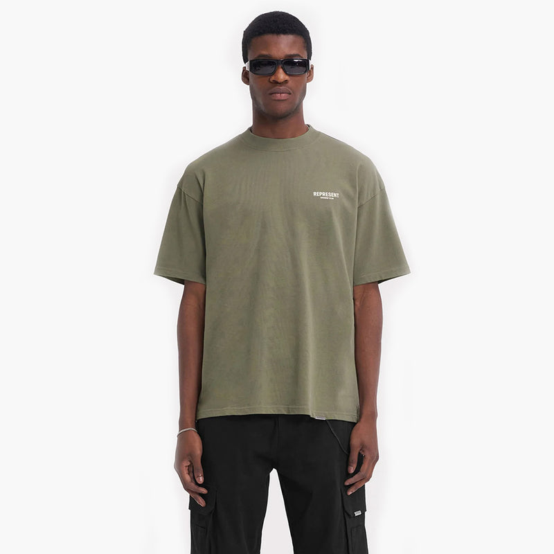 Represent Owners Club T-Shirt Olive Modell