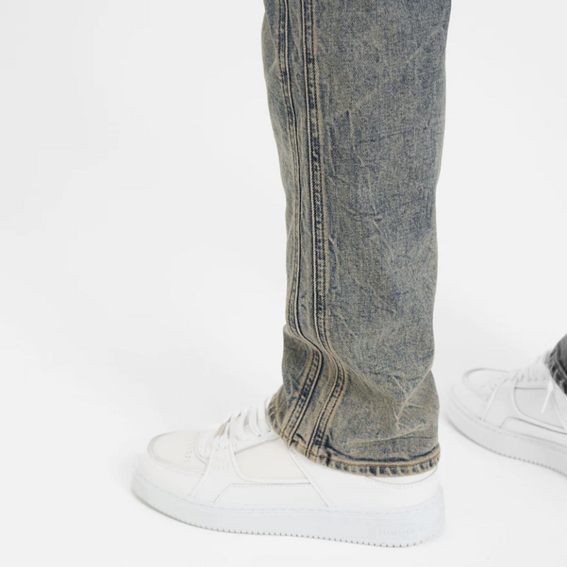 Represent Straight Leg Denim Jeans Blue Cream Model Nahe Ansicht