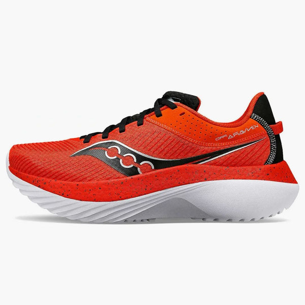 Infračervená černá s Saucony Kinvara pro