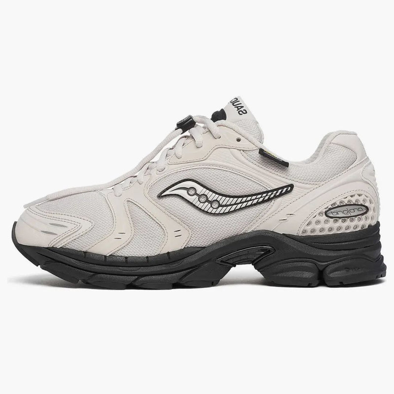Saucony Program Triumph 4 Gorpcore bílý písek