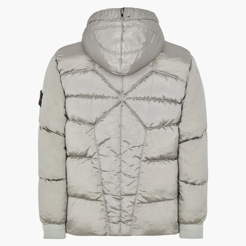 Stone Island 43619 Nylonový kov v ekonylu regenerované nylonové bundy perla šedá