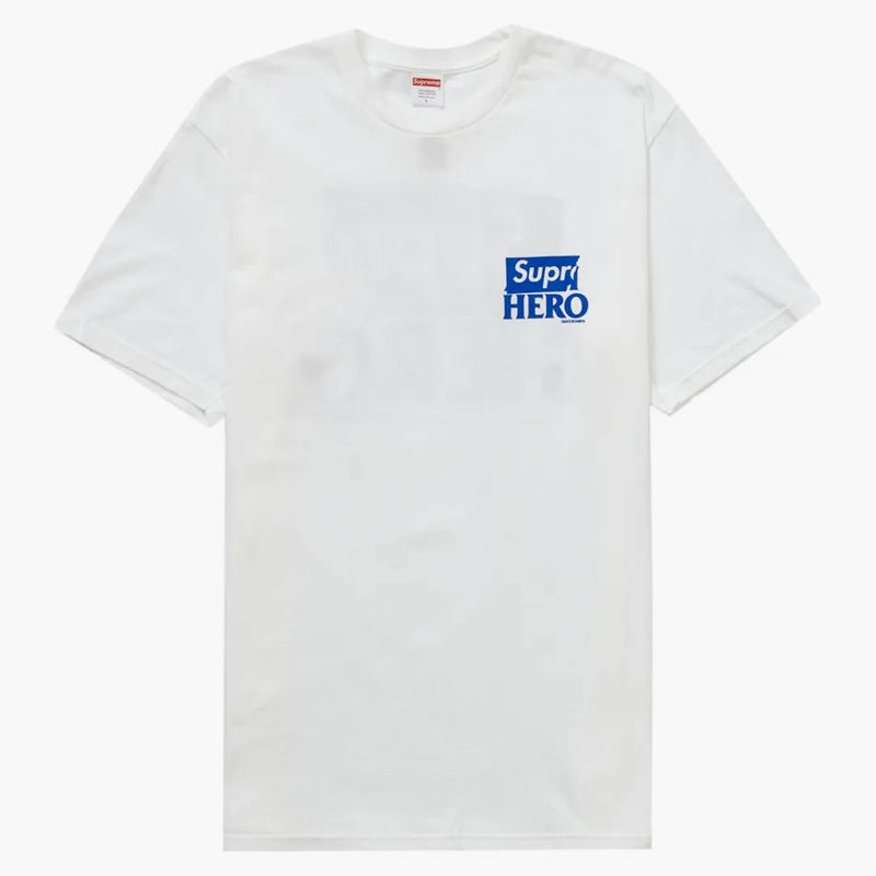 Högsta antihjälte hund tee vit