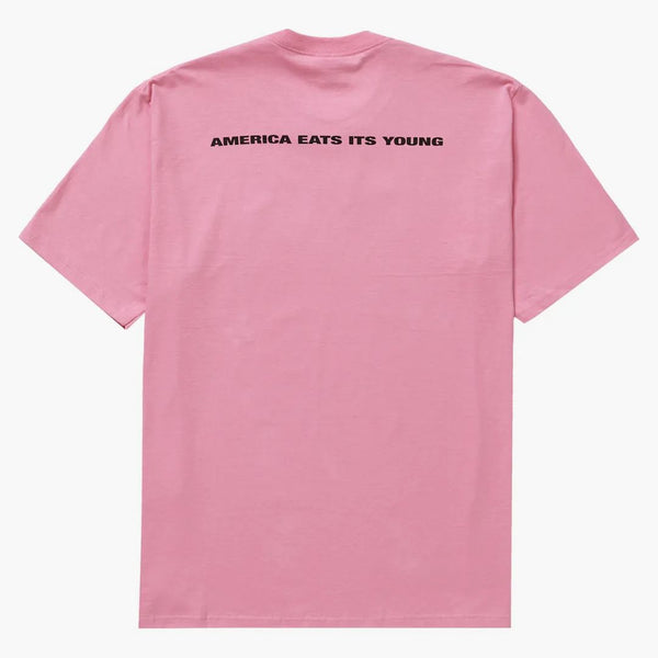 Supreme America äter sin unga te rosa