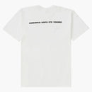 Supreme America äter sin unga tee vit