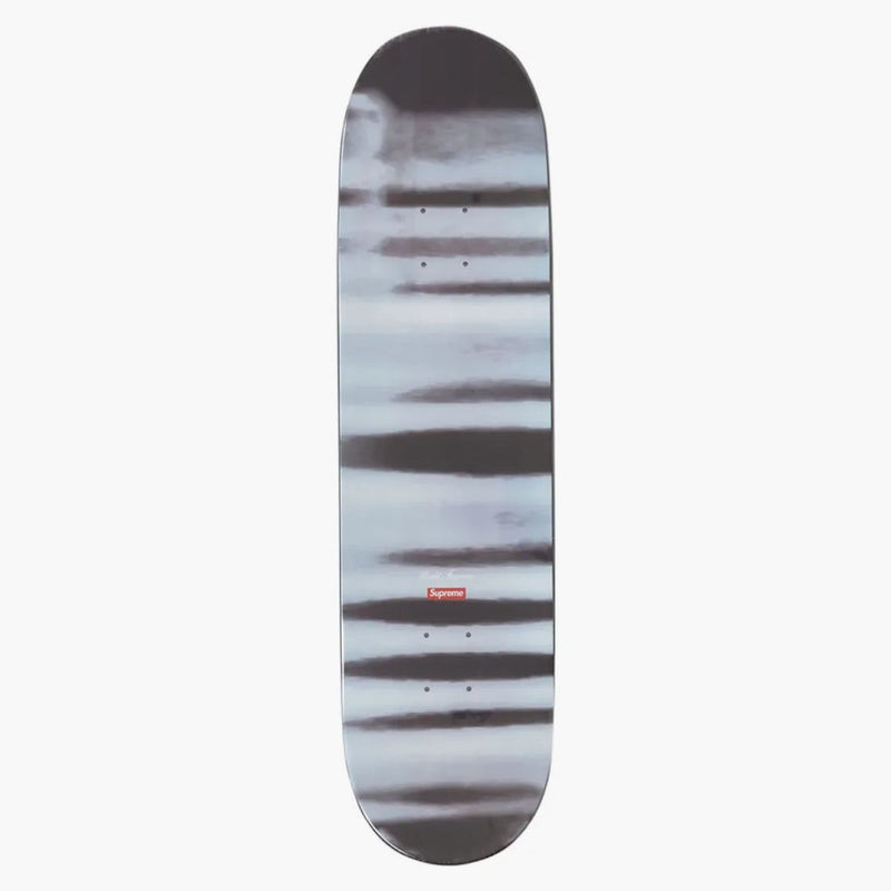Nejvyšší rozmazané logo skateboardové paluby černá