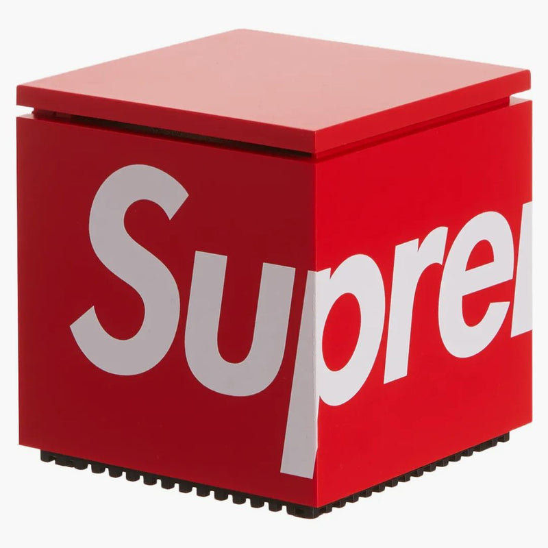 Supreme Cini & Nils Cuboluce stolní lampa červená
