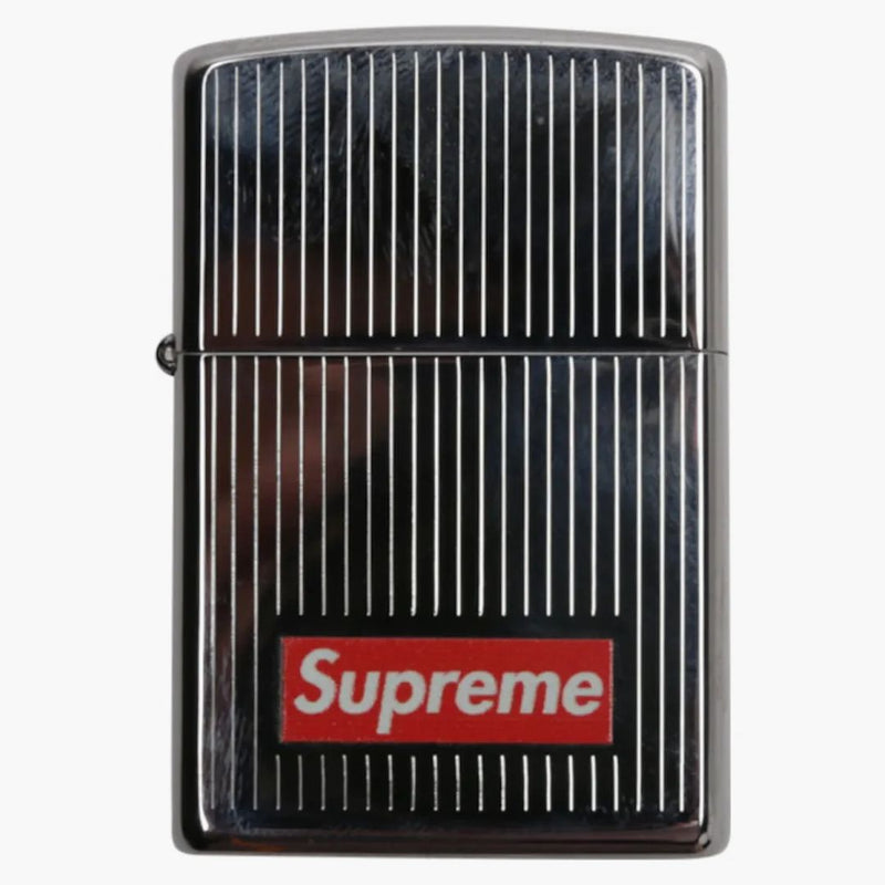 Nejvyšší rytý pruh Zippo Silver